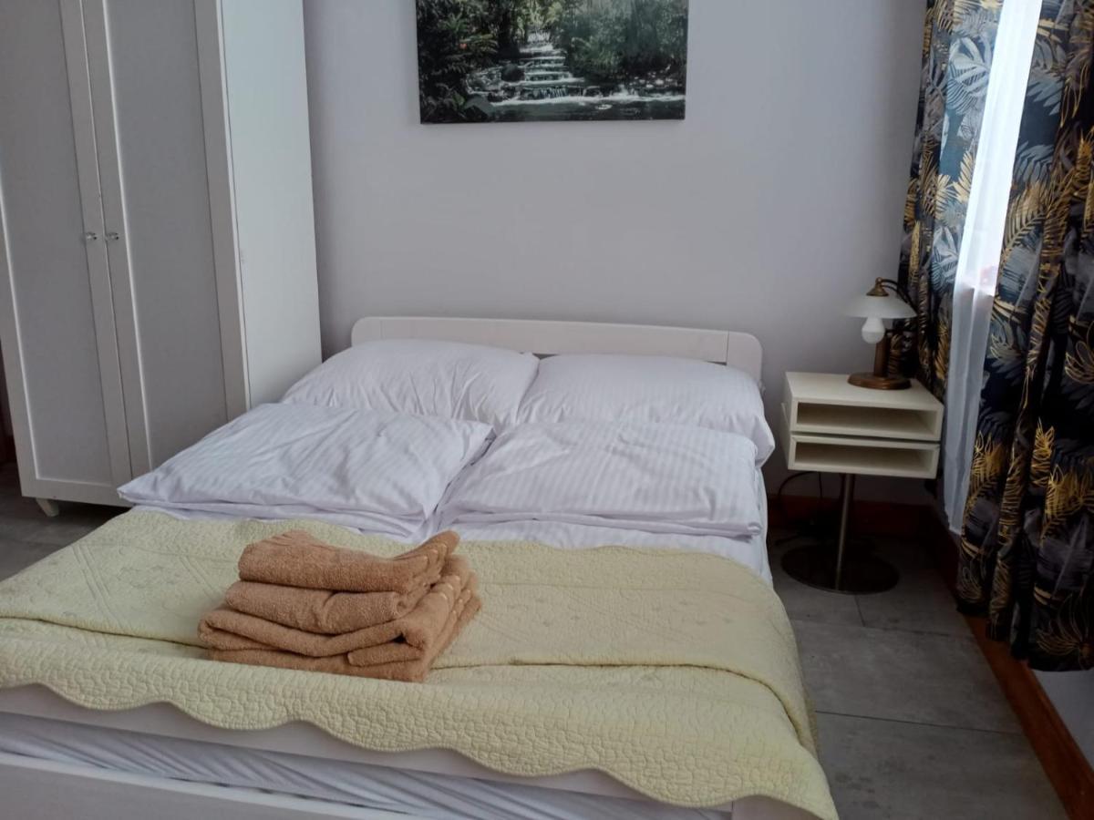 Sunny Bear Bed & Breakfast Jelenia Góra Exterior foto