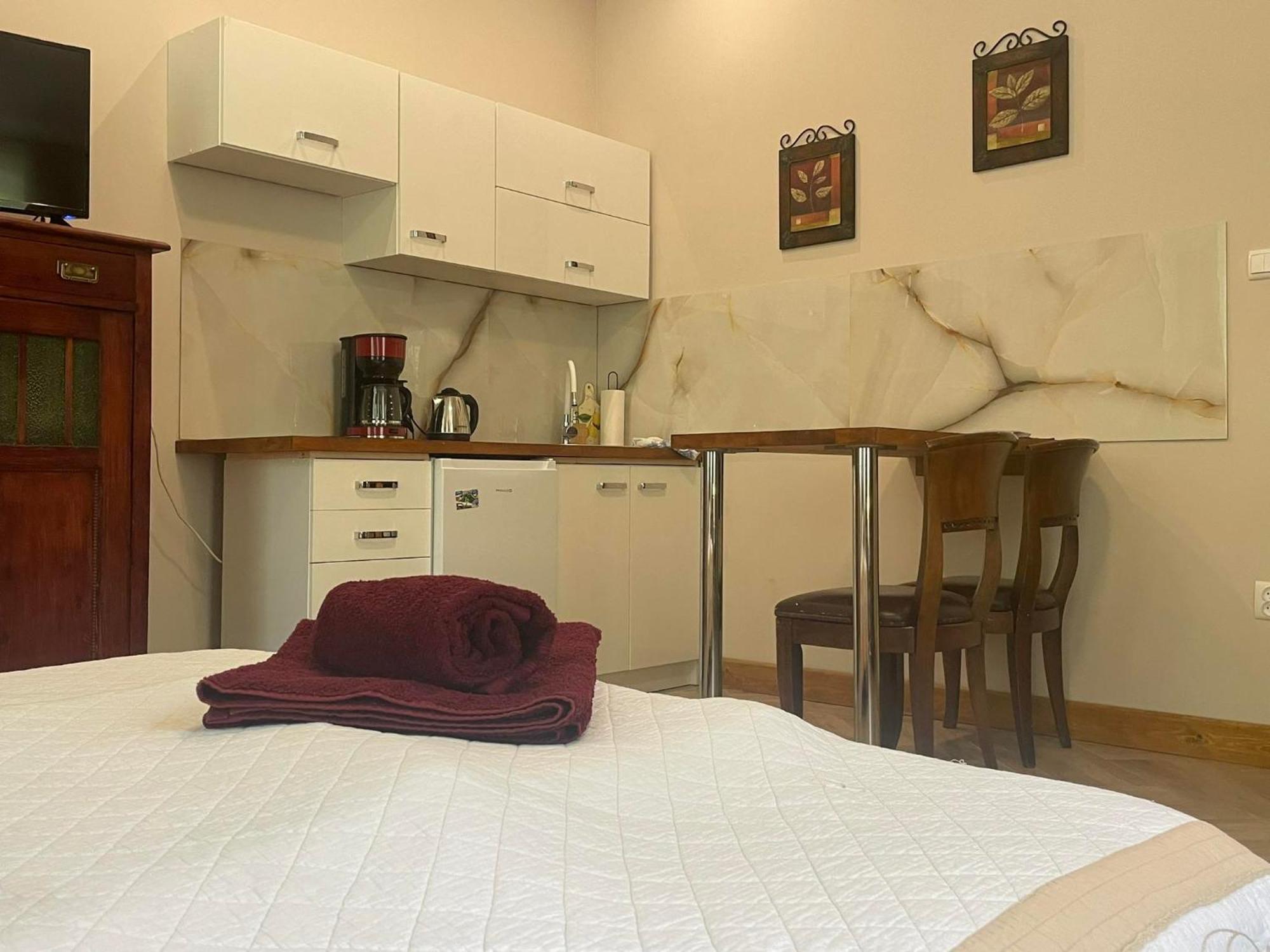Sunny Bear Bed & Breakfast Jelenia Góra Exterior foto